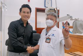 MC DƯƠNG HỒNG PHÚC VTV2 sau hơn 3 năm mổ cận phương pháp SMILE ?? tại KHOA KHÚC XẠ – Bệnh viện Mắt TP. HCM