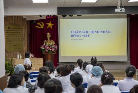SHCM Điều dưỡng: Dẫn lưu bỏng hóa chất