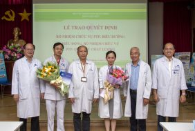Trao Quyết định bổ nhiệm chức vụ Phó Trưởng phòng Quản lý chất lượng và Phó Trưởng phòng Điều dưỡng
