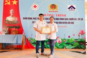 Chương trình Khám bệnh, phát thuốc và tặng quà cho người dân có hoàn cảnh khó khăn ở huyện Đức Huệ tỉnh Long An